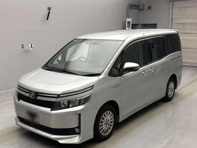TOYOTA VOXY 2015