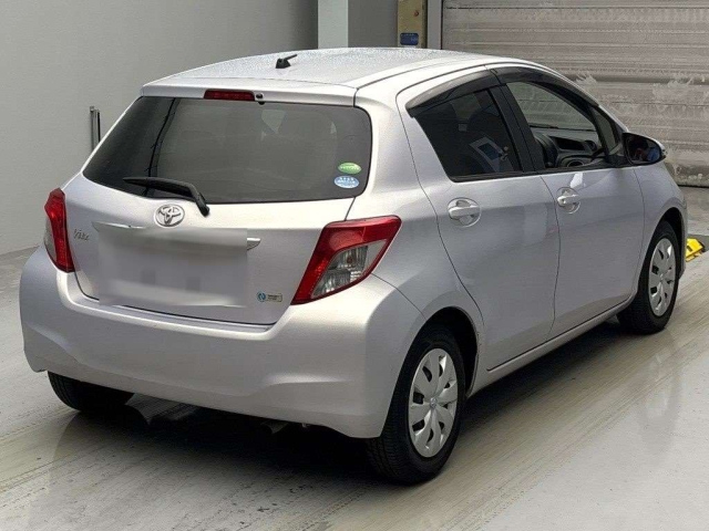 TOYOTA VITZ 2012