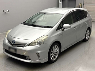 TOYOTA PRIUS ALPHA 2013