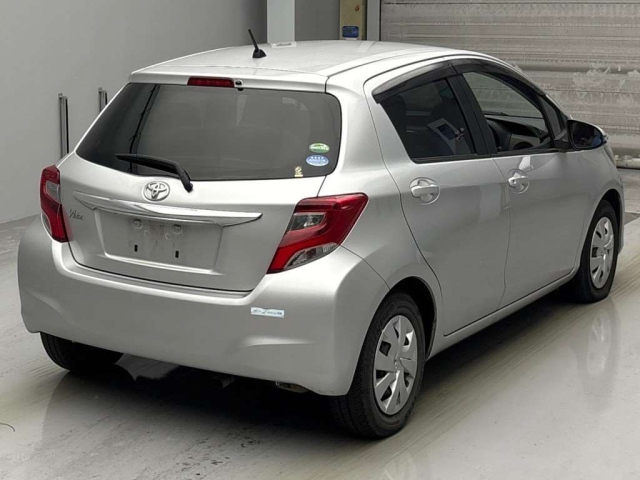 TOYOTA VITZ 2016
