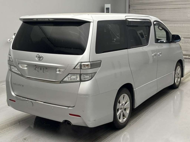 TOYOTA VELLFIRE 2010