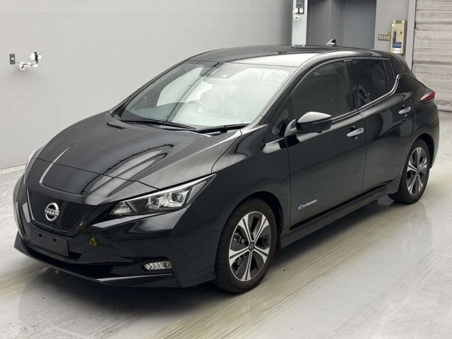 NISSAN LEAF 2021