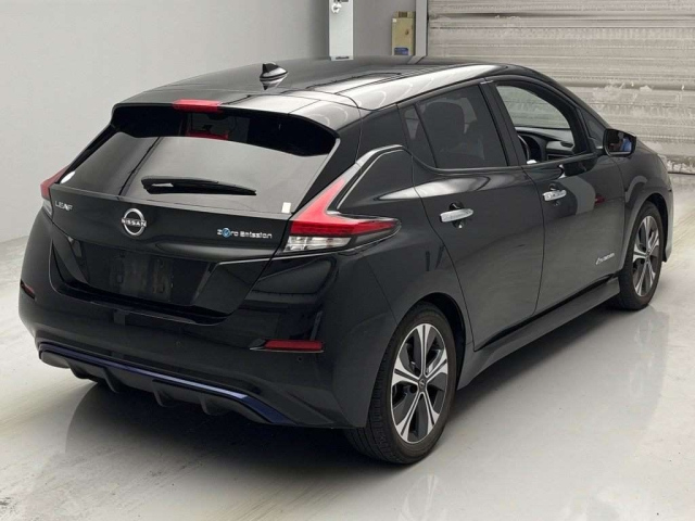 NISSAN LEAF 2021