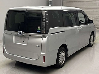 TOYOTA VOXY 2017