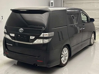 TOYOTA VELLFIRE 2010