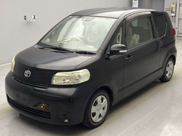 TOYOTA PORTE 2011