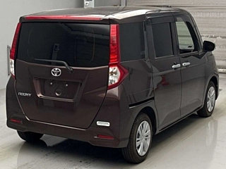 TOYOTA ROOMY 2022