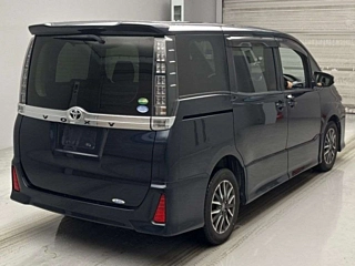 TOYOTA VOXY 2016