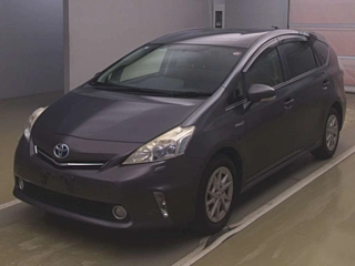 TOYOTA PRIUS ALPHA 2012