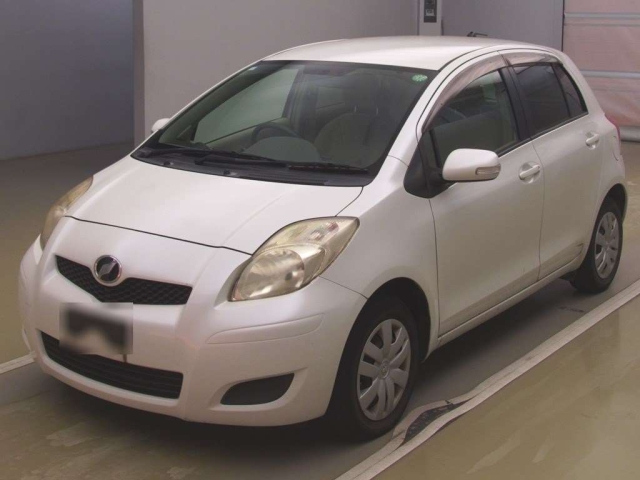 TOYOTA VITZ 2011