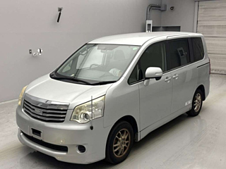 TOYOTA NOAH 2012
