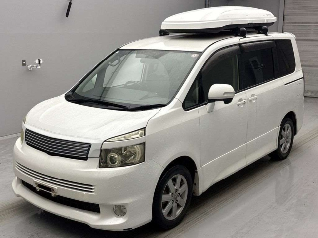 TOYOTA VOXY 2008