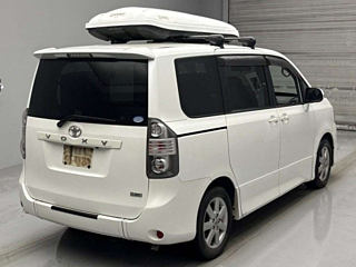 TOYOTA VOXY 2008