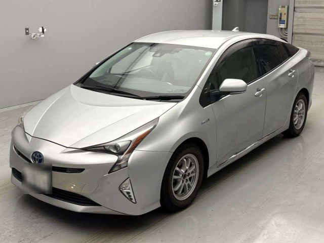 TOYOTA PRIUS 2016