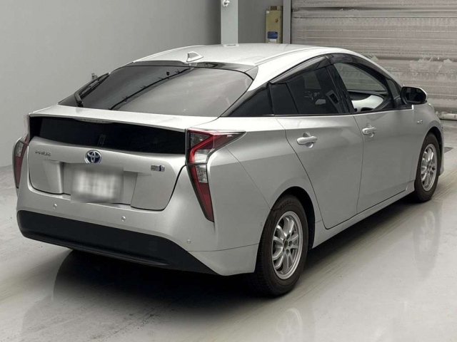 TOYOTA PRIUS 2016