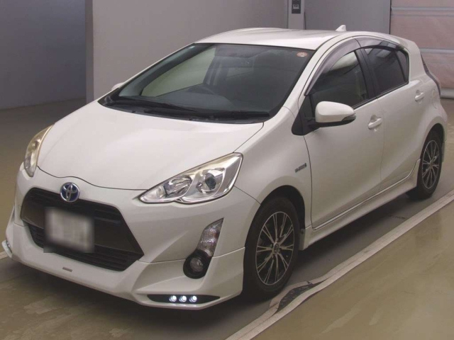 TOYOTA AQUA 2015