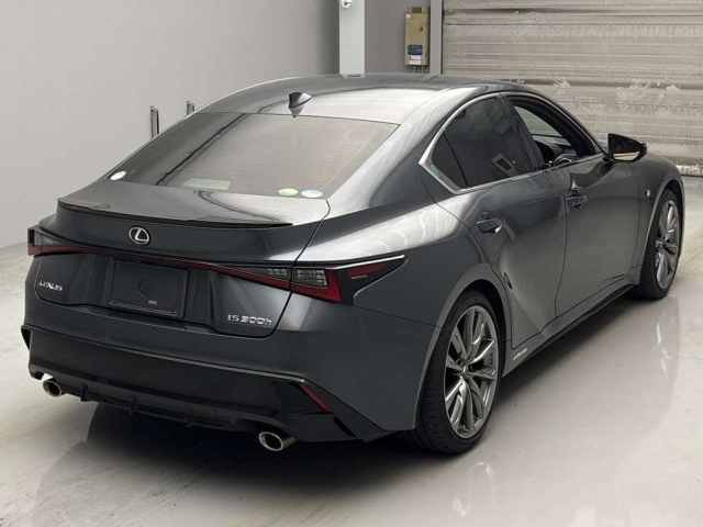 LEXUS IS 2020