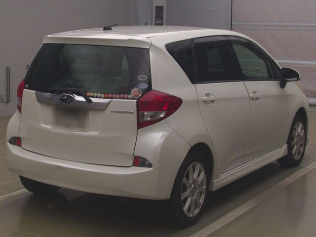 SUBARU TREZIA 2011