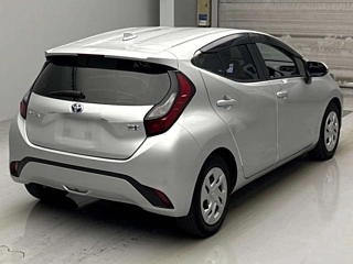 TOYOTA AQUA 2022