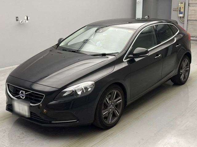 VOLVO V40 2016