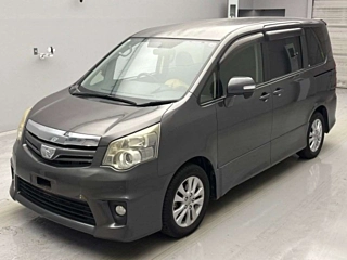 TOYOTA NOAH 2012