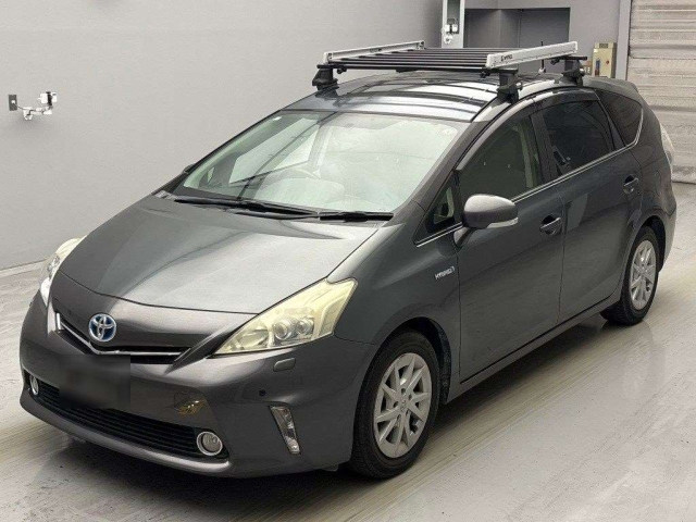 TOYOTA PRIUS ALPHA 2012