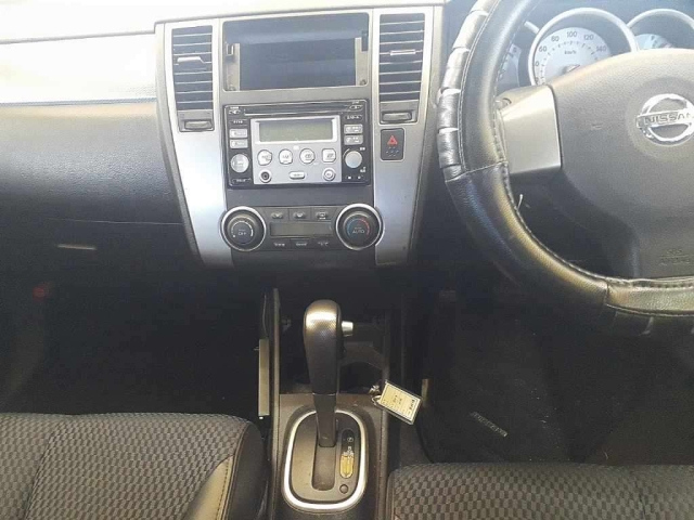 NISSAN TIIDA 2008