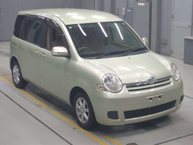TOYOTA SIENTA 2012