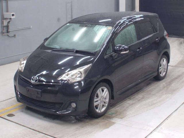 TOYOTA RACTIS 2011