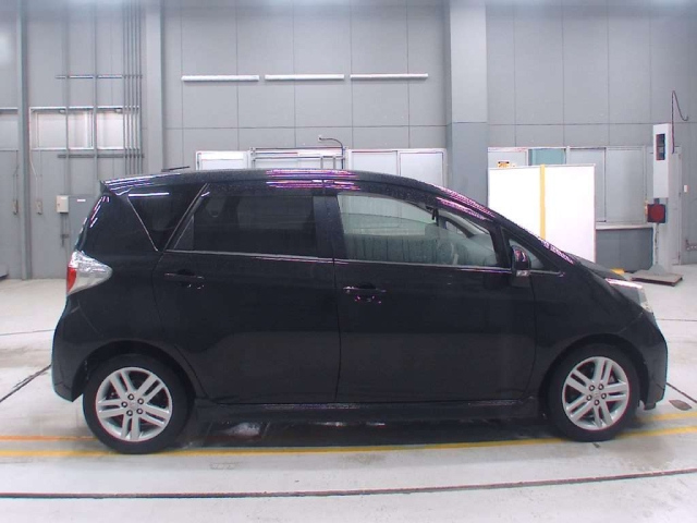 TOYOTA RACTIS 2011