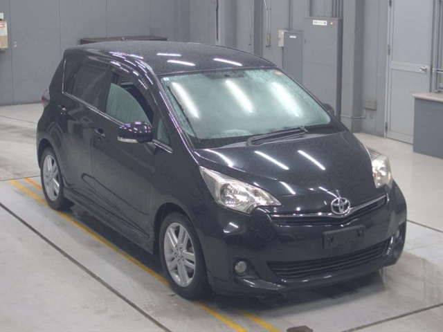 TOYOTA RACTIS 2011
