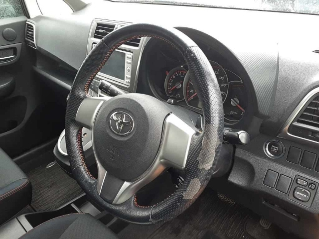 TOYOTA RACTIS 2011