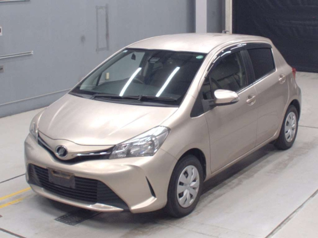 TOYOTA VITZ 2015