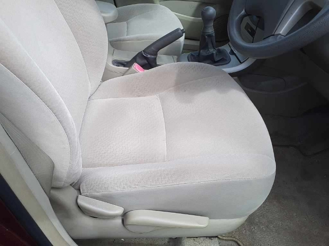 TOYOTA COROLLA AXIO 2011