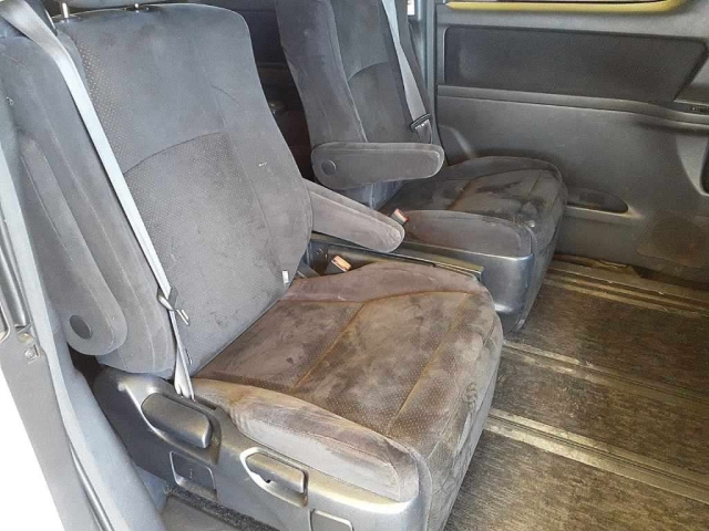 TOYOTA VELLFIRE 2009