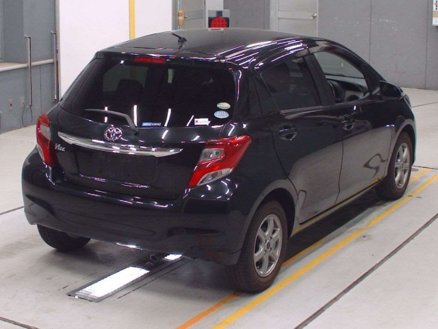 TOYOTA VITZ 2014
