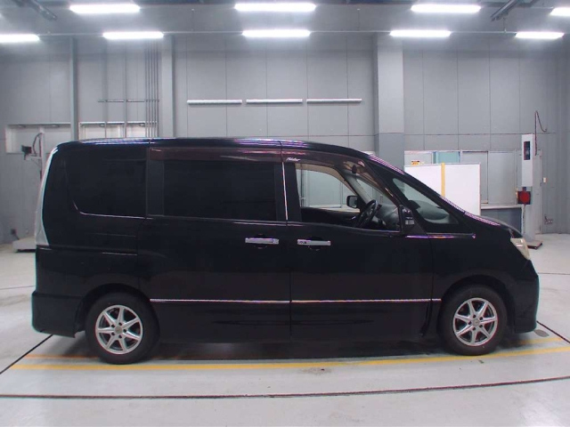 NISSAN SERENA 2011