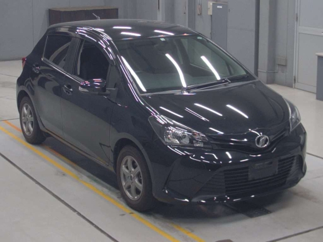 TOYOTA VITZ 2014
