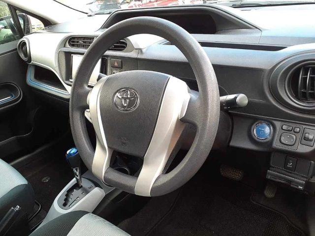 TOYOTA AQUA 2014