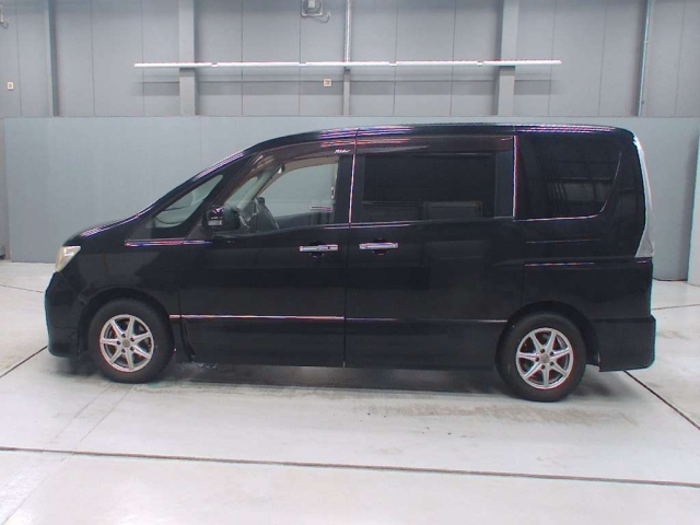 NISSAN SERENA 2011