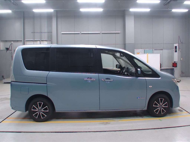 NISSAN SERENA 2012