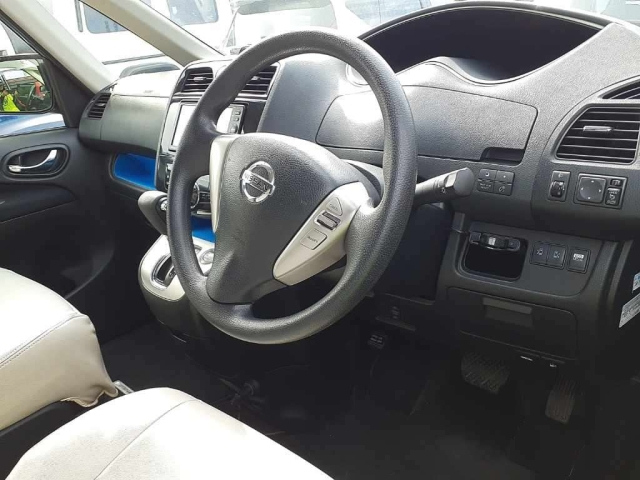 NISSAN SERENA 2012