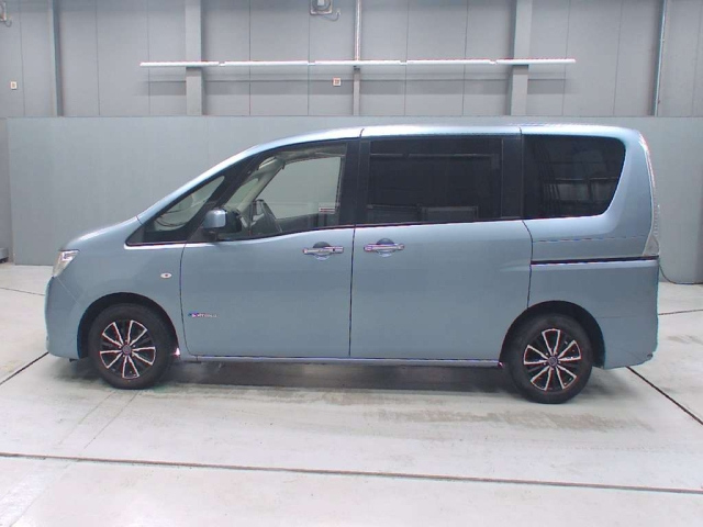 NISSAN SERENA 2012