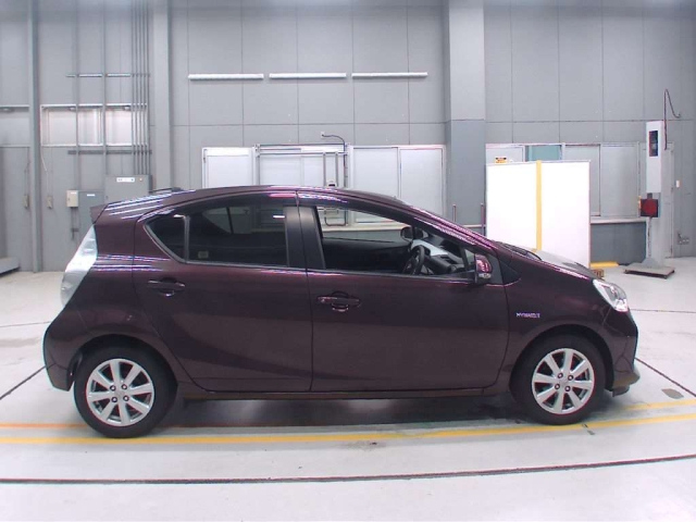 TOYOTA AQUA 2014
