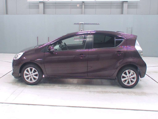 TOYOTA AQUA 2014