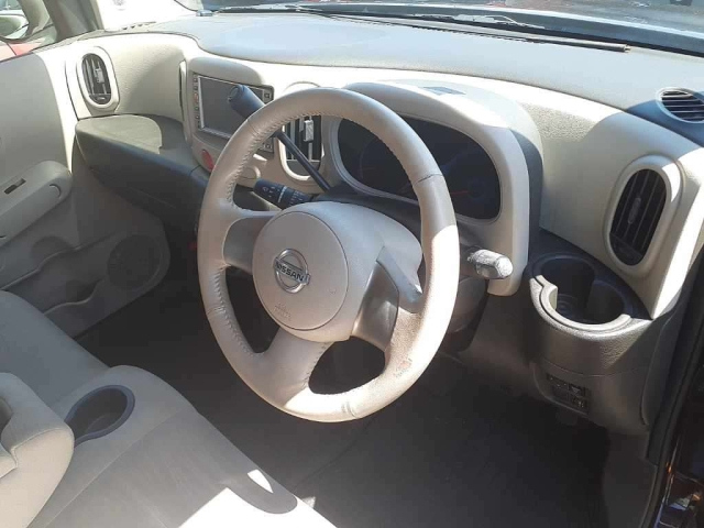 NISSAN CUBE 2010