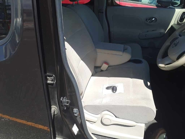 NISSAN CUBE 2010