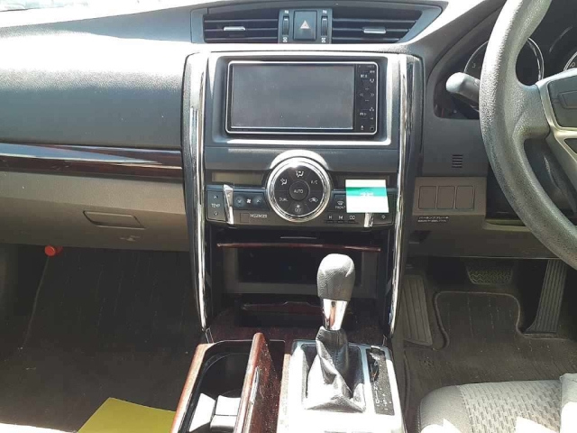 TOYOTA MARK X 2010