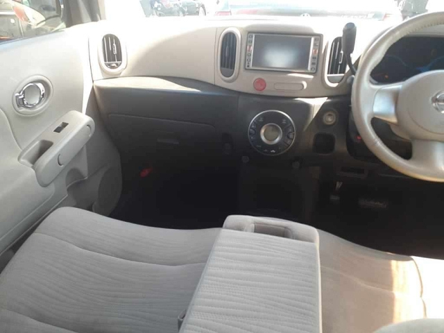 NISSAN CUBE 2010