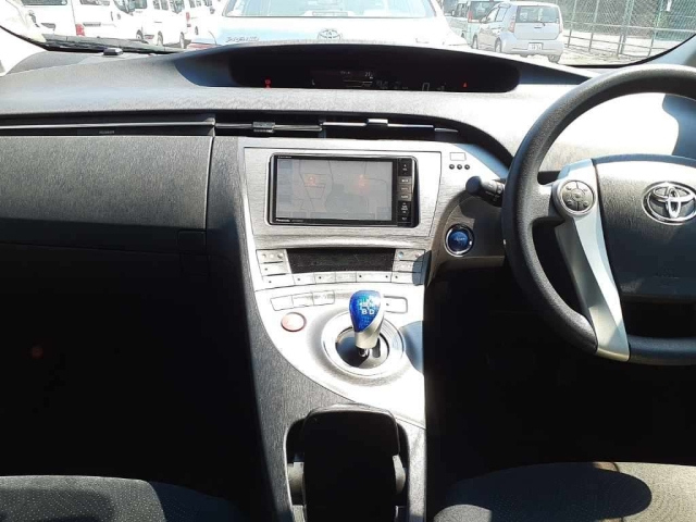 TOYOTA PRIUS 2012